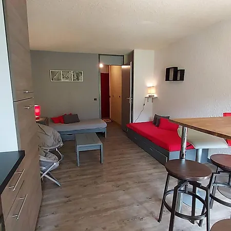 2 Pieces A - Balcon, Vue Sur Pistes, Acces Skis Aux Pieds, 5 Pers. - Fr-1-356-181